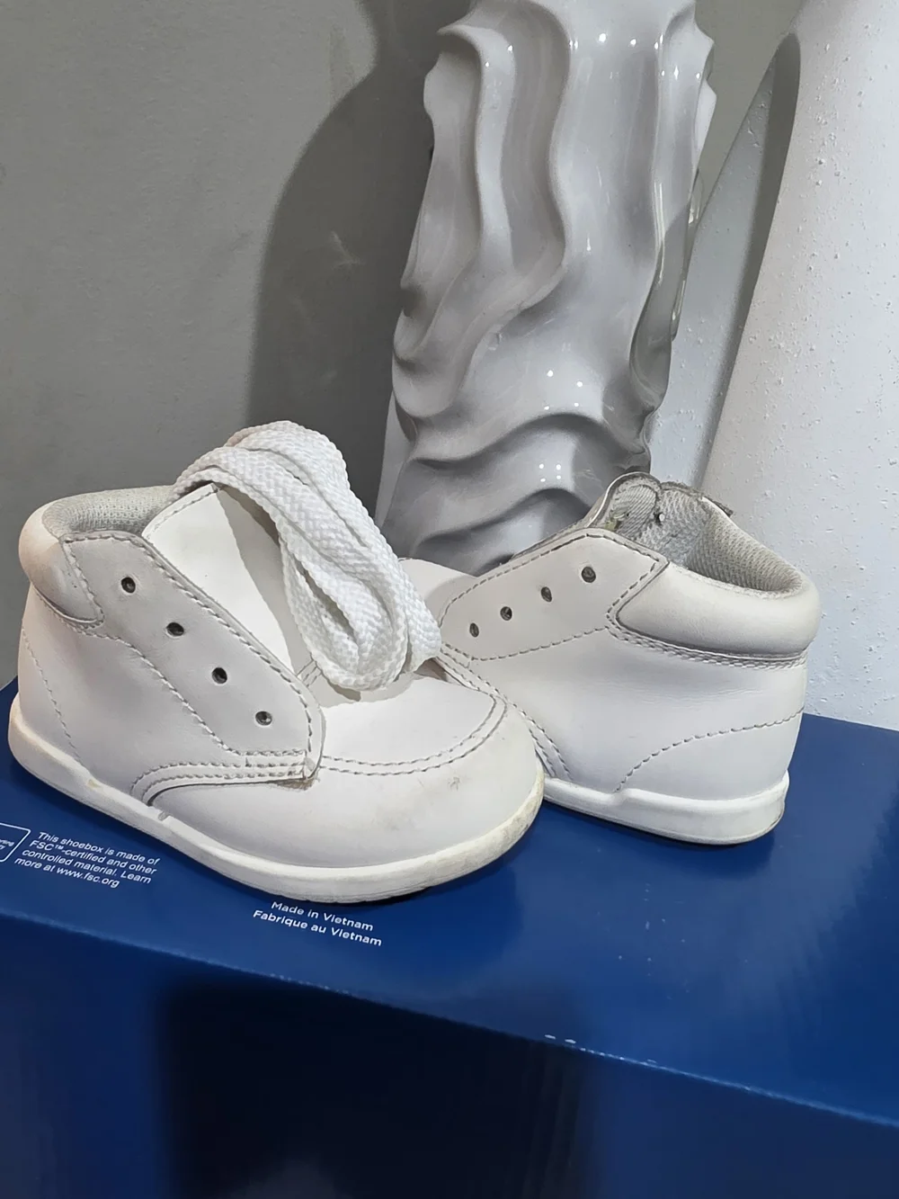 Kids White Leather High-Top Shoes
